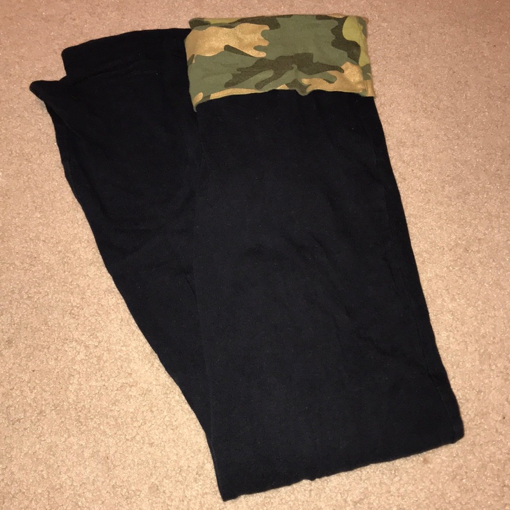 camo yoga pants size medium